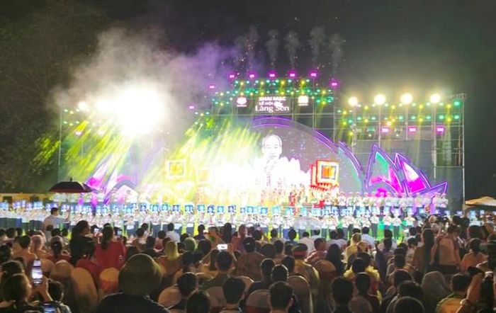 Lễ hội Làng Sen hàng năm đã trở thành sự kiện chính trị, văn hóa có ý nghĩa quan trọng trong đời sống tinh thần của nhân dân cả nước nói chung và tỉnh Nghệ An nói riêng.