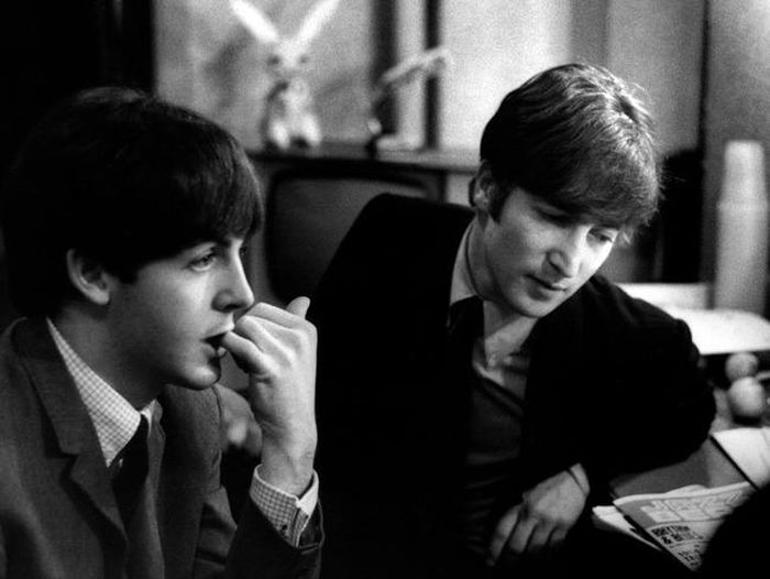 “Eleanor Rigby” nằm trong số những ca khúc tranh cãi về tác quyền giữa Paul McCartney (trái) và John Lennon
