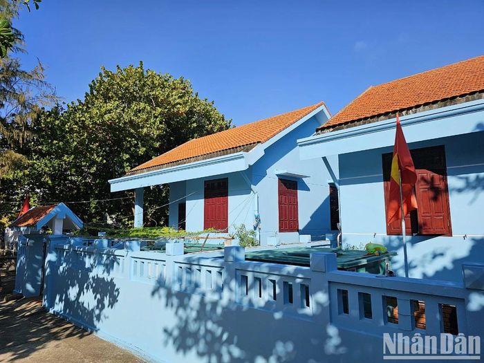 Những ngôi nhà xanh mướt vườn rau tại đảo Trường Sa. 