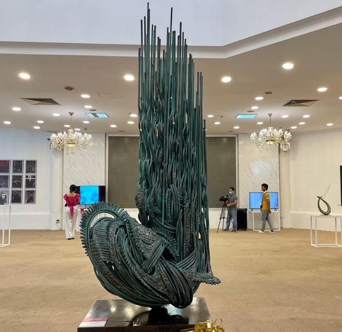  Tác phẩm “Lũ thượng nguồn 2” đoạt giải Nhất Festival mỹ thuật trẻ lần thứ 6 năm 2022. Ảnh: TL 