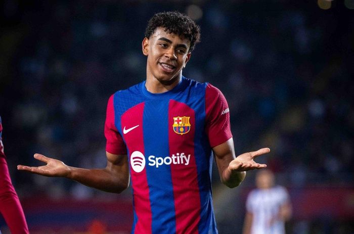 Yamal đang có mùa giải bùng nổ tại Barcelona.