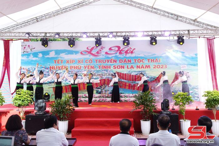Lễ hội Tết Xíp xí cổ truyền dân tộc Thái huyện Phù Yên năm 2023.
