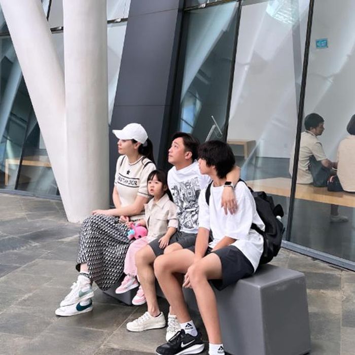 Trên trang cá nhân nhiều lần Cường Đô la khoe khoảnh khắc tình cảm bên cậu con trai 14 tuổi.