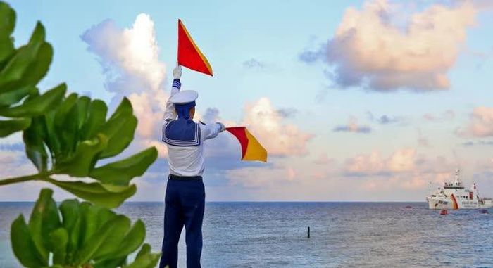 Chiến sĩ Trường Sa ngày đêm canh giữ biển trời vì sự bình yên của Tổ quốc