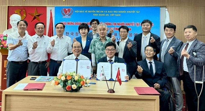  Lễ ký kết hợp tác giữa 2 đơn vị. Ảnh: Hồng Sơn. 