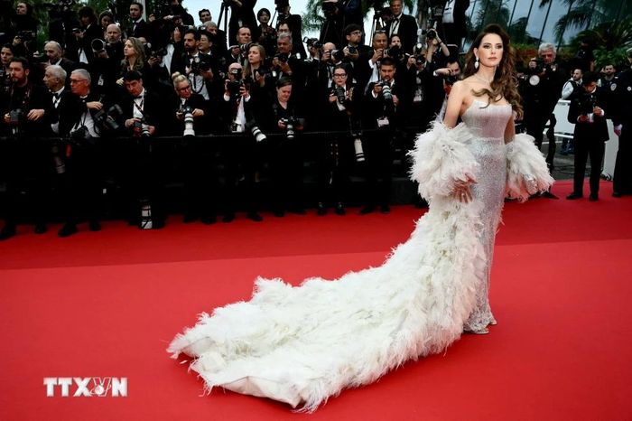  Nữ diễn viên người Pháp Frederique Bel tới dự Liên hoan phim quốc tế Cannes, Pháp, ngày 14/5/2024. (Ảnh: AFP/TTXVN) 