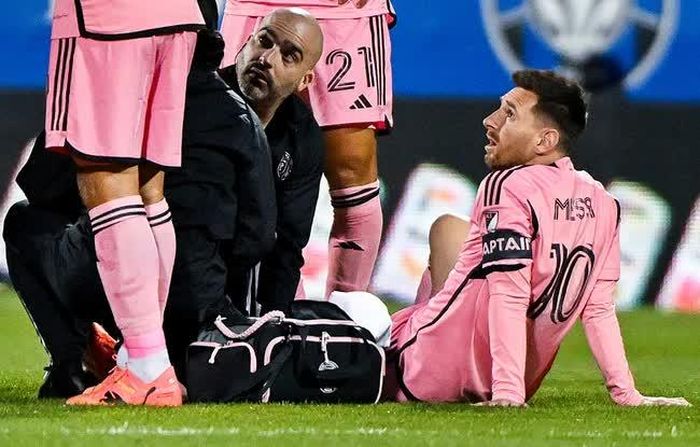 Messi không thể tham gia trận đấu do chấn thương đầu gối.