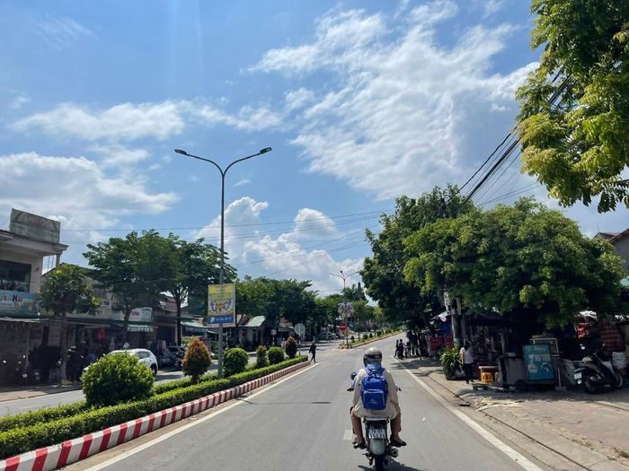 Một góc trung tâm huyện Trà Bồng.