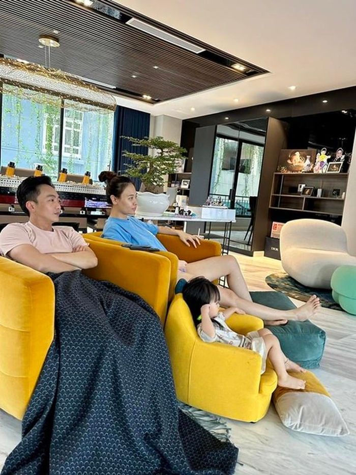 Biệt thự có nhiều không gian để gia đình Cường Đô la - Đàm Thu Trang thư giãn.