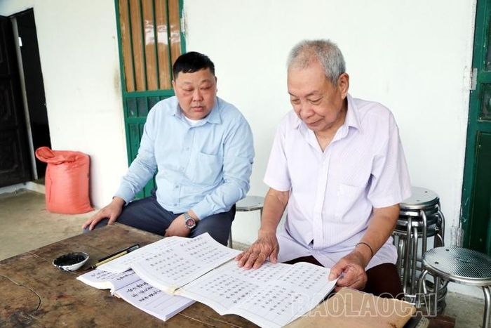 Ông Hoàng Tiến Xiêm quan tâm gìn giữ, trao truyền bản sắc văn hóa dân tộc cho thế hệ sau.