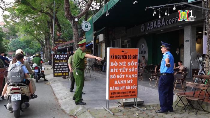 Ban chỉ đạo 197 phường Văn Quán đã đẩy mạnh công tác tuyên truyền, đồng thời yêu cầu các hộ kinh doanh ký cam kết chấp hành đúng quy định.