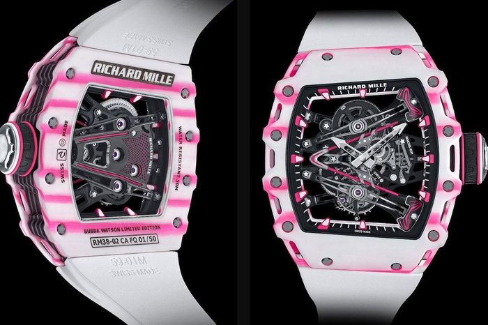  Phía bên trong cỗ máy thời gian này là bộ chuyển động tourbillon lên dây thủ công. Bộ máy Caliber RM 38-02 được trang bị, mang đến thời gian dự trữ năng lượng 70 giờ. Chiếc Richard Mille RM 38-02 Tourbillon được thử nghiệm khả năng chống sốc, đảm bảo phù hợp với hoạt động tập luyện thể thao. Ảnh: Richard Mille. 