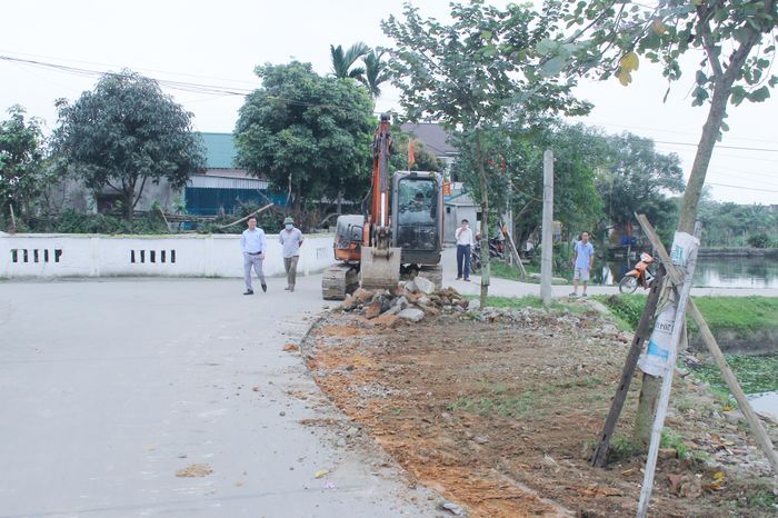 Xã Nam Anh phát huy quyền làm chủ của người dân được biết, được bàn, được làm, được kiểm tra và được hưởng thụ trong xây dựng cơ sở hạ tầng nông thôn. Ảnh: Mai Hoa