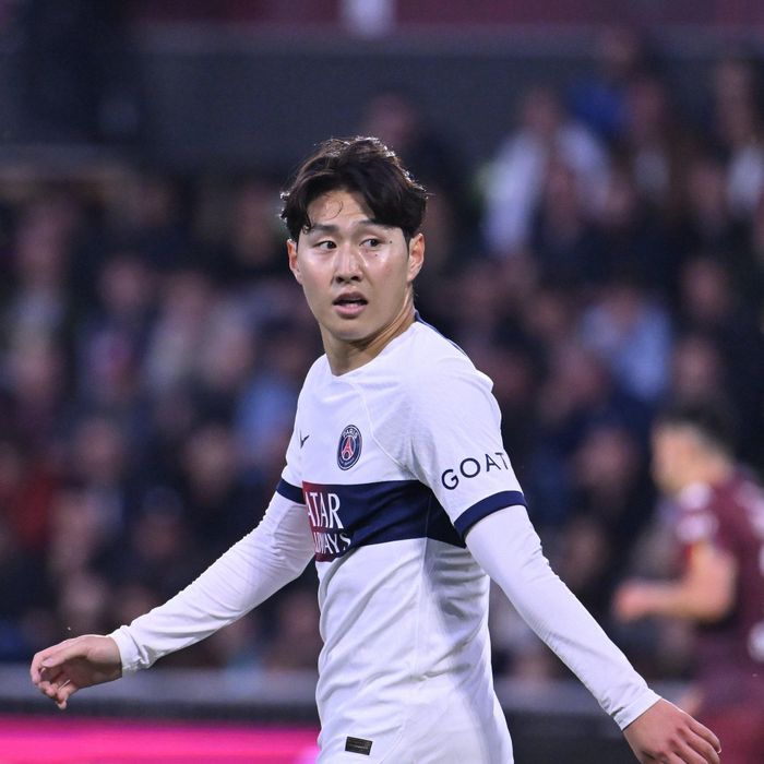  Lee Kang-in đã có chức vô địch Ligue 1 cùng PSG. 