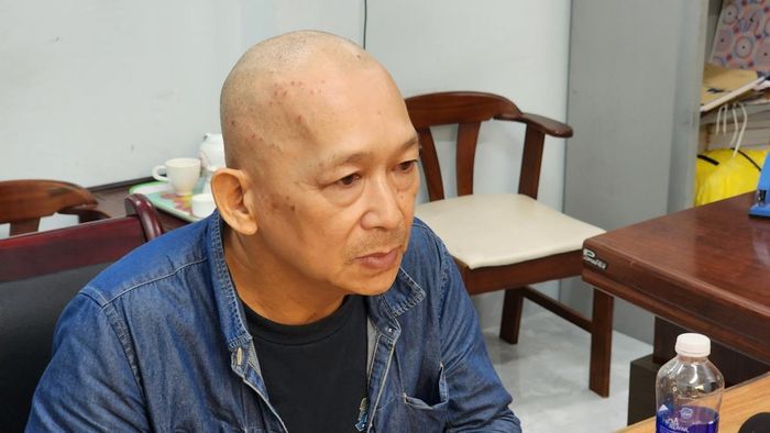 Lê Văn Tuệ.