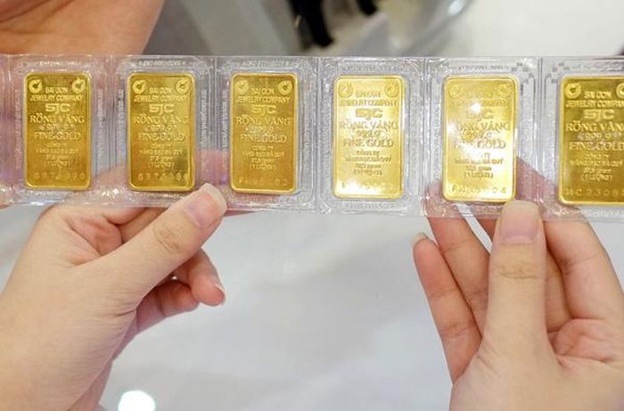 Ngân hàng Nhà nước liên tiếp đấu thầu vàng miếng tăng cung ra thị trường.