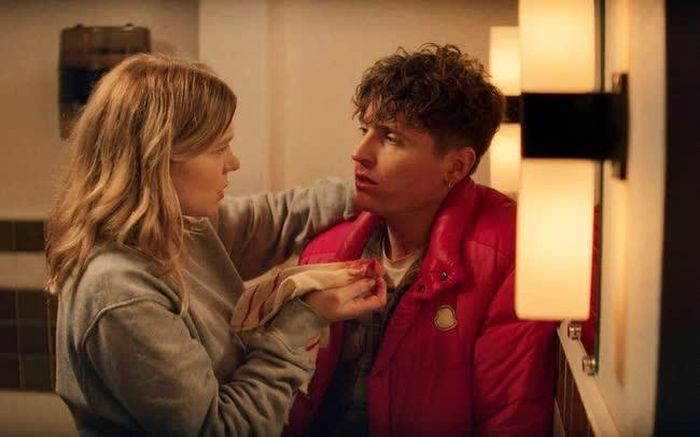 Lea Seydoux (trái) và Raphael Quenard trong “The Second Act”