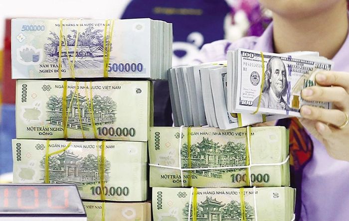 Tỷ giá tăng, tiền đồng mất giá ở mức trung bình