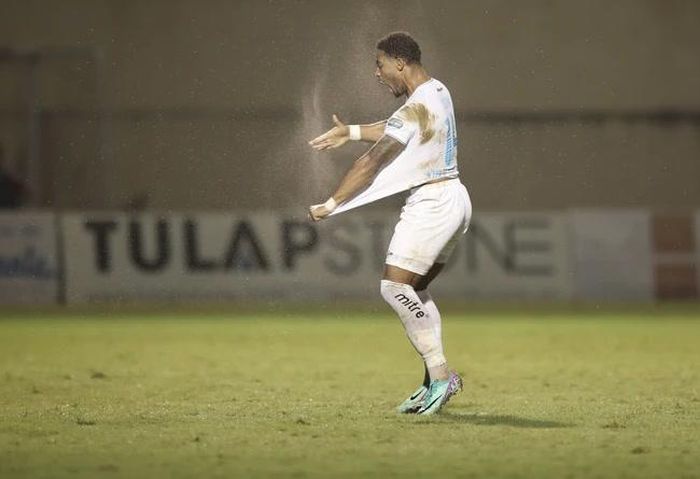 Rafaelson khiến các CLB V-League phải nể phục với tài săn bàn thượng hạng. Ảnh: Song Ngọc