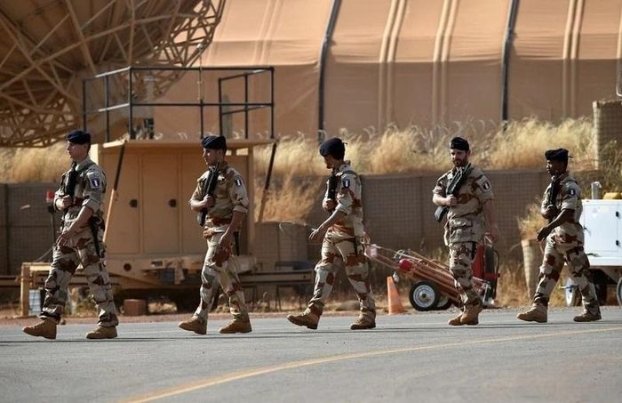 Binh sĩ Pháp tại căn cứ 101 ở Niamey, Niger (Ảnh: AFP/TTXVN)