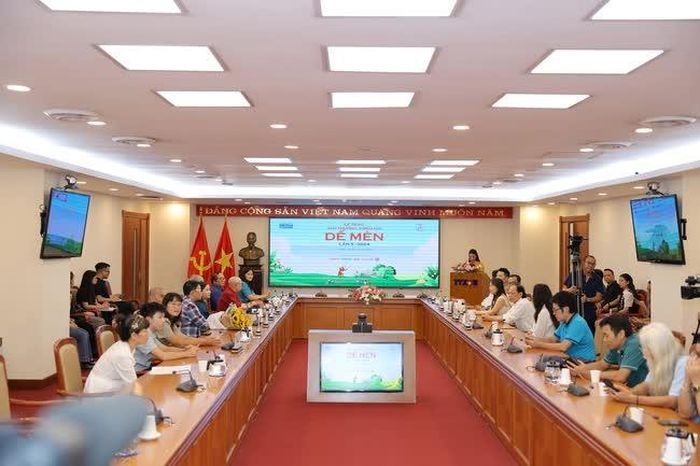 Quang cảnh Lễ trao giải thưởng Thiếu nhi Dế Mèn lần thứ 5 - 2024. Ảnh: Hòa Nguyễn