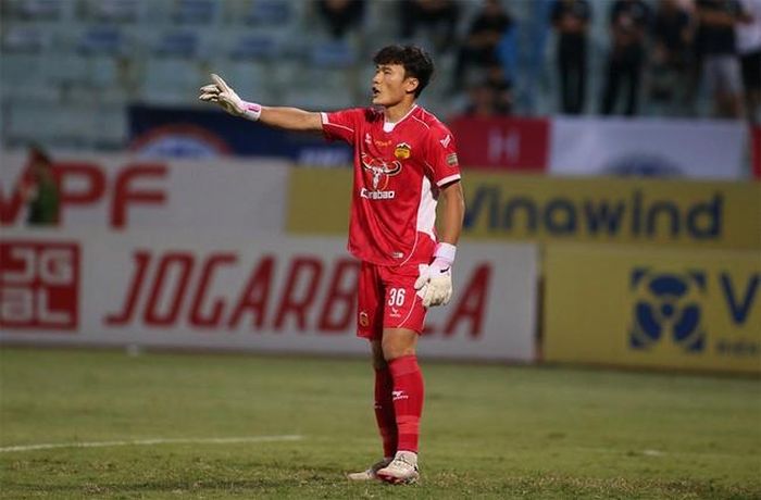 Bùi Tiến Dũng giờ đang phải gồng mình trụ hạng cùng HAGL. Ảnh: VPF