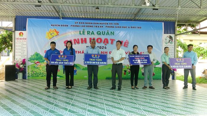 Tài trợ nhiều công trình phục vụ trẻ em