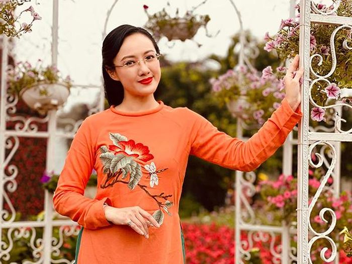 Ngoài mái tóc, BTV Hoài Anh còn có bí quyết siết cân giữ dáng.