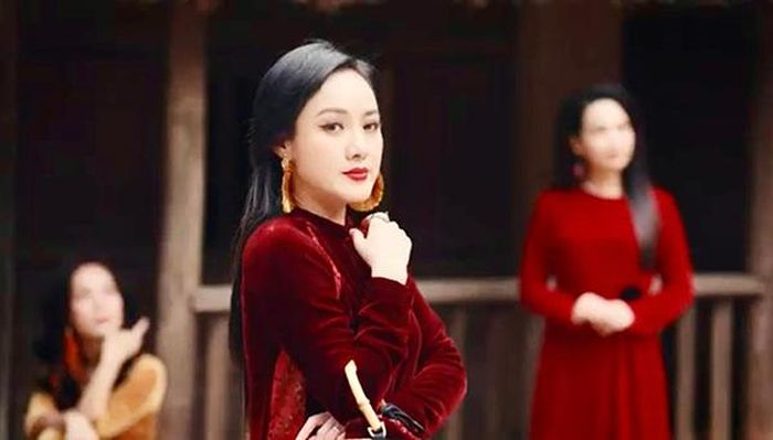 Ngoài ra, cô còn chú trọng đến chăm sóc da và ăn mặc trẻ trung để luôn "hack tuổi" trong mắt mọi người.