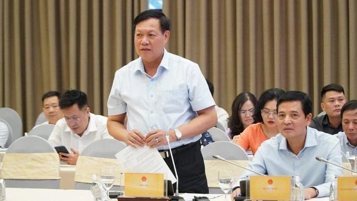 Thứ trưởng Y tế Đỗ Xuân Tuyên phát biểu tại họp báo.