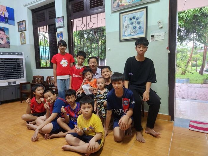 Theo ông An, tại Làng, hoạt động giáo dục đạo đức của trẻ được diễn ra thường xuyên. Tuy nhiên, mỗi dịp lễ, Tết, Làng luôn nhận được sự quan tâm của các nhà hảo tâm, các mạnh thường quân, các cá nhân, tập thể.