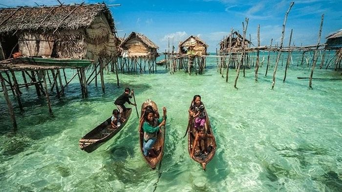 Việc người Bajau lặn giỏi khiến nhiều người tò mò vì sao họ có thể làm được như vậy. Trước bí ẩn này, các nhà nghiên cứu đã bắt tay vào cuộc, tìm kiếm câu trả lời.
