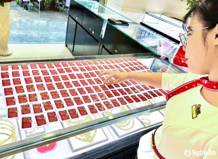 Giá vàng nhẫn cũng đang "hạ nhiệt". Ảnh: T.P