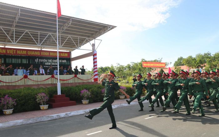 Quang cảnh lễ duyệt đội ngũ