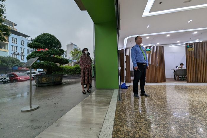 Vụ trưởng Vụ Quản lý Ngoại hối, Ngân hàng Nhà nước Việt Nam Đào Xuân Tuấn cho biết Việc thu hẹp chênh lệch giữa giá bán vàng miếng SJC trong nước và giá quốc tế dẫn tới giá bán vàng của các NHTMNN và SJC có thể sẽ còn giảm trong thời gian tới.