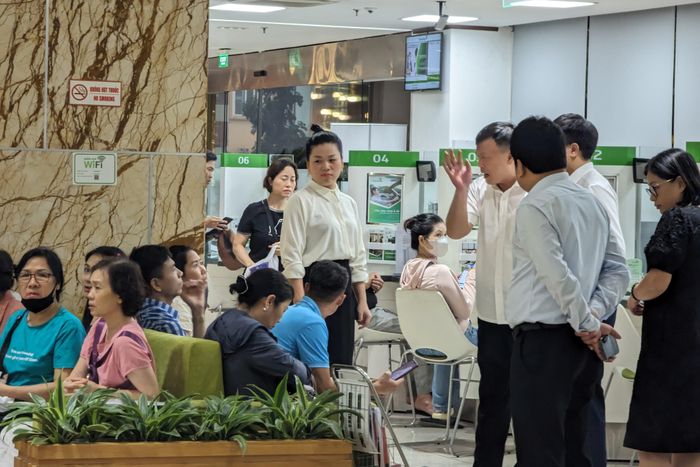 Những người may mắn được mua vàng trong sáng nay