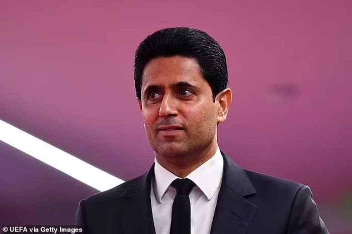Tờ L'Equipe của Pháp đưa tin chủ tịch PSG Nasser al-Khelaifi đang cố gắng giữ thể diện sau khi mất siêu sao vào tay Real Madrid mà chẳng được gì. Ảnh: UEFA