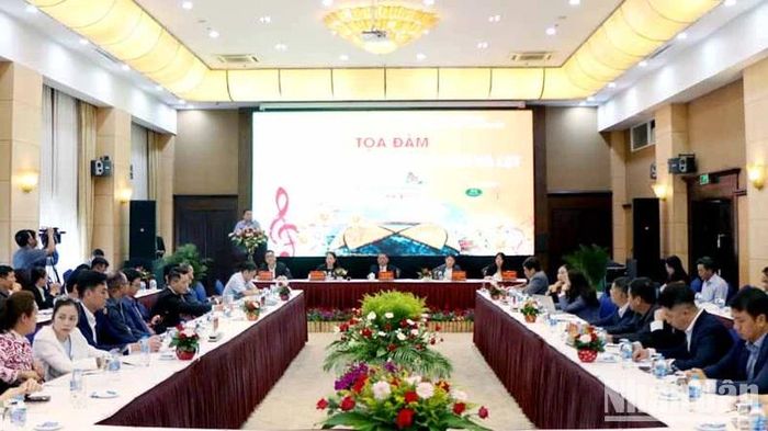Quang cảnh tọa đàm.