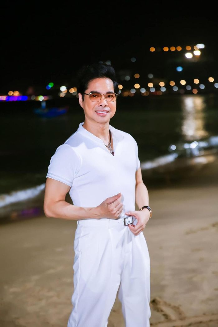 Ngọc Sơn muốn dành nhiều thời gian cho âm nhạc, còn chuyện tình cảm là duyên số.