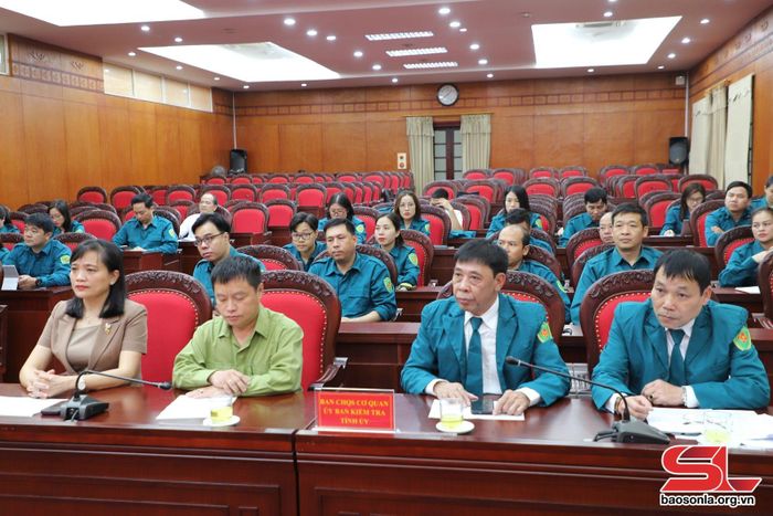 Các đại biểu dự khai mạc huấn luyện.