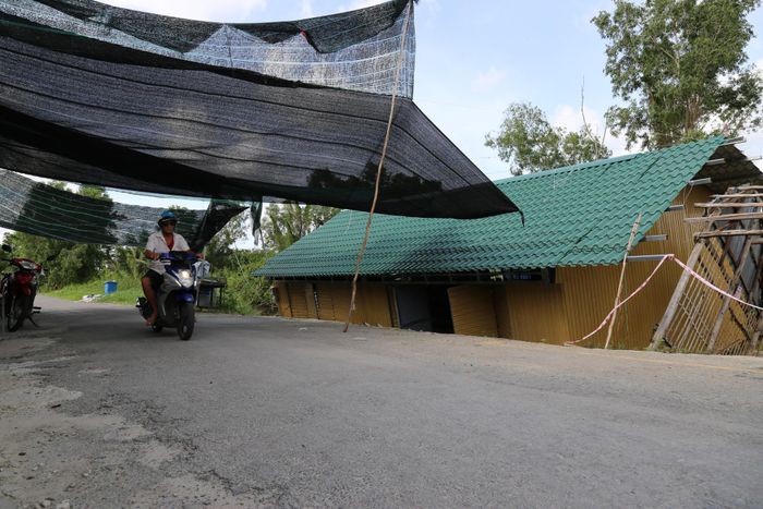 Theo thống kê, có 42 căn nhà tại huyện U Minh Thượng bị thiệt hại do sạt lở, sụp lún gây ra.