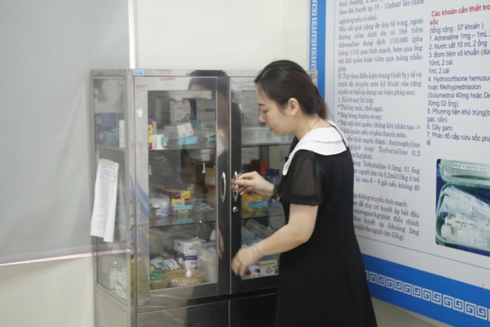  Công tác y tế luôn được quan tâm, sẵn sàng hỗ trợ thí sinh khi xảy ra các vấn đề về sức khỏe (ảnh Trinh Phúc). 