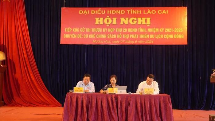  Tổ đại biểu HĐND tỉnh tiếp xúc cử tri Sa Pa về chuyên đề “cơ chế chính sách hỗ trợ phát triển du lịch cộng đồng”. 