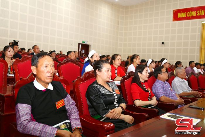 Các đại biểu chính thức dự Đại hội.