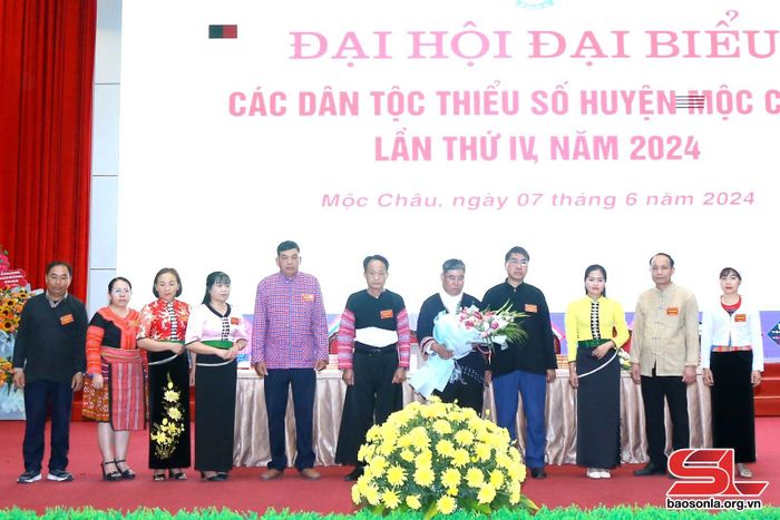 Đoàn Đại biểu huyện Mộc Châu tham dự Đại hội đại biểu các dân tộc thiểu số tỉnh Sơn La lần thứ IV, năm 2024.