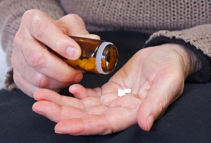  Người dân không được dùng Paracetamol để tự điều trị giảm đau quá 10 ngày ở người lớn hoặc quá 5 ngày ở trẻ em. Ảnh: Ekonomiaonline. 