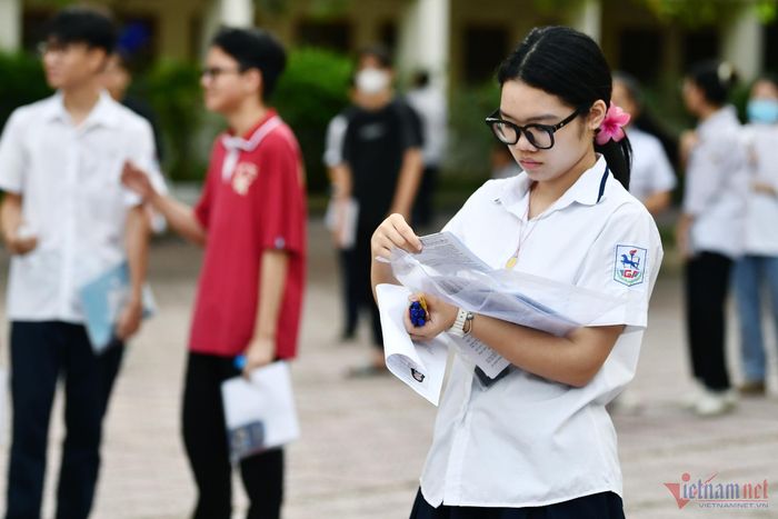 Thí sinh dự thi vào lớp 10 Hà Nội năm 2024. Ảnh: Hoàng Hà