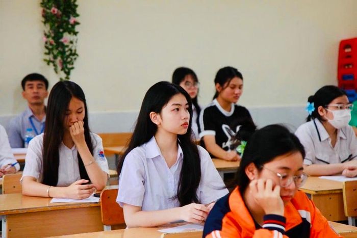 Chiều 9/6, ban làm phách bắt đầu làm phách và bàn giao bài thi cho ban chấm thi.