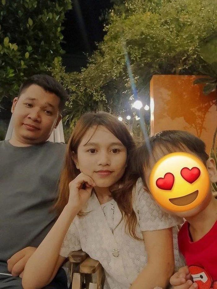 Thành nhận xét, vợ là một người phụ nữ khéo léo trong việc chăm con lẫn nội trợ, vun vén cho gia đình. Còn mẹ chồng khen Nụ ăn nói nhẹ nhàng dễ nghe.