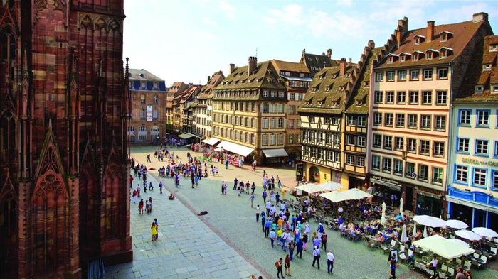  Thành phố Strasbourg ưu tư mang vẻ đẹp độc đáo. 